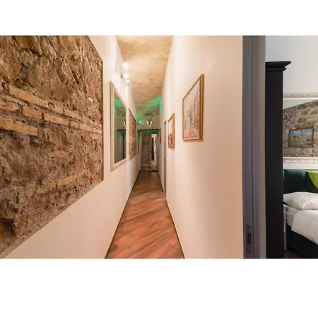 Bretone Xi Bed & Breakfast Rome